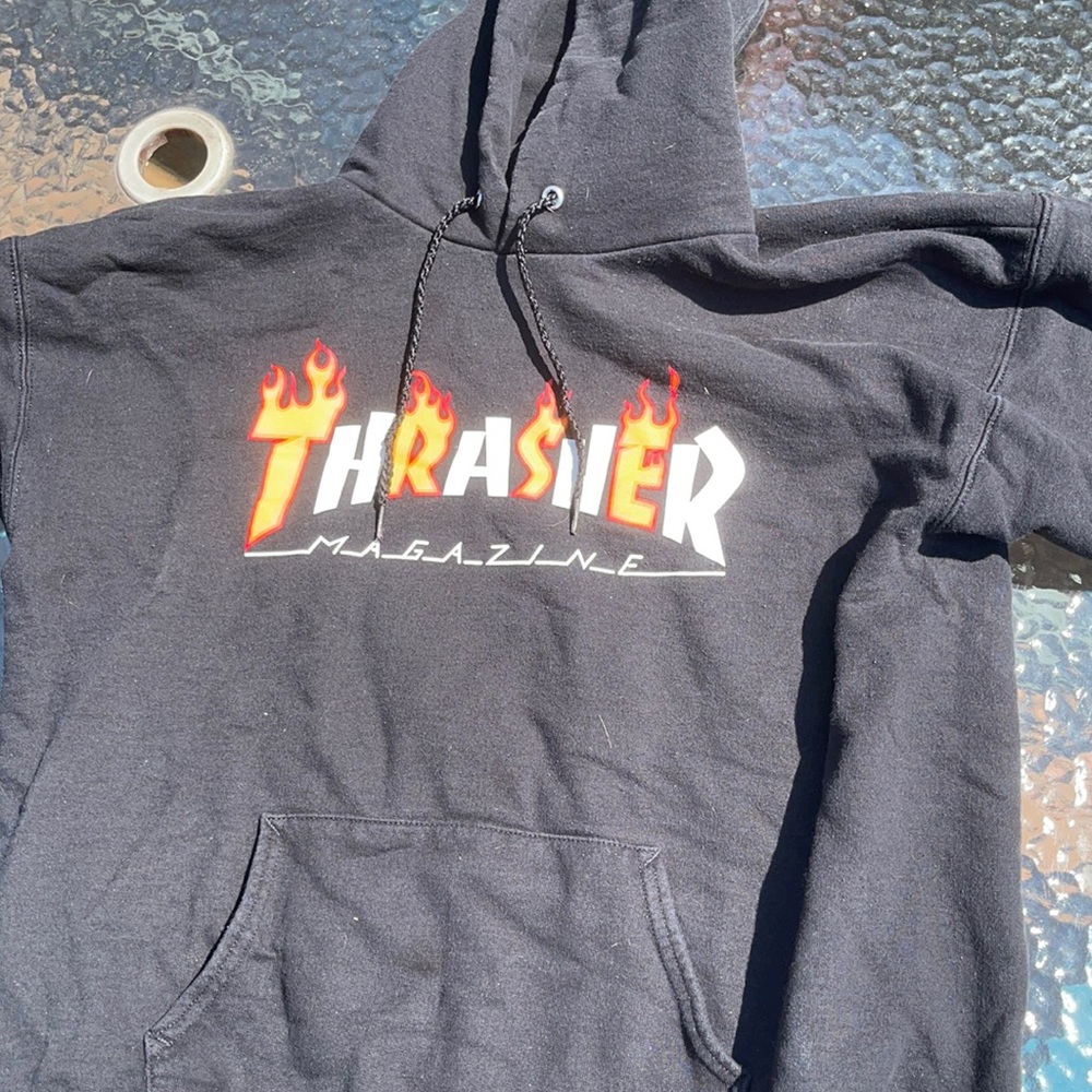 size medium men thrasher hoodie